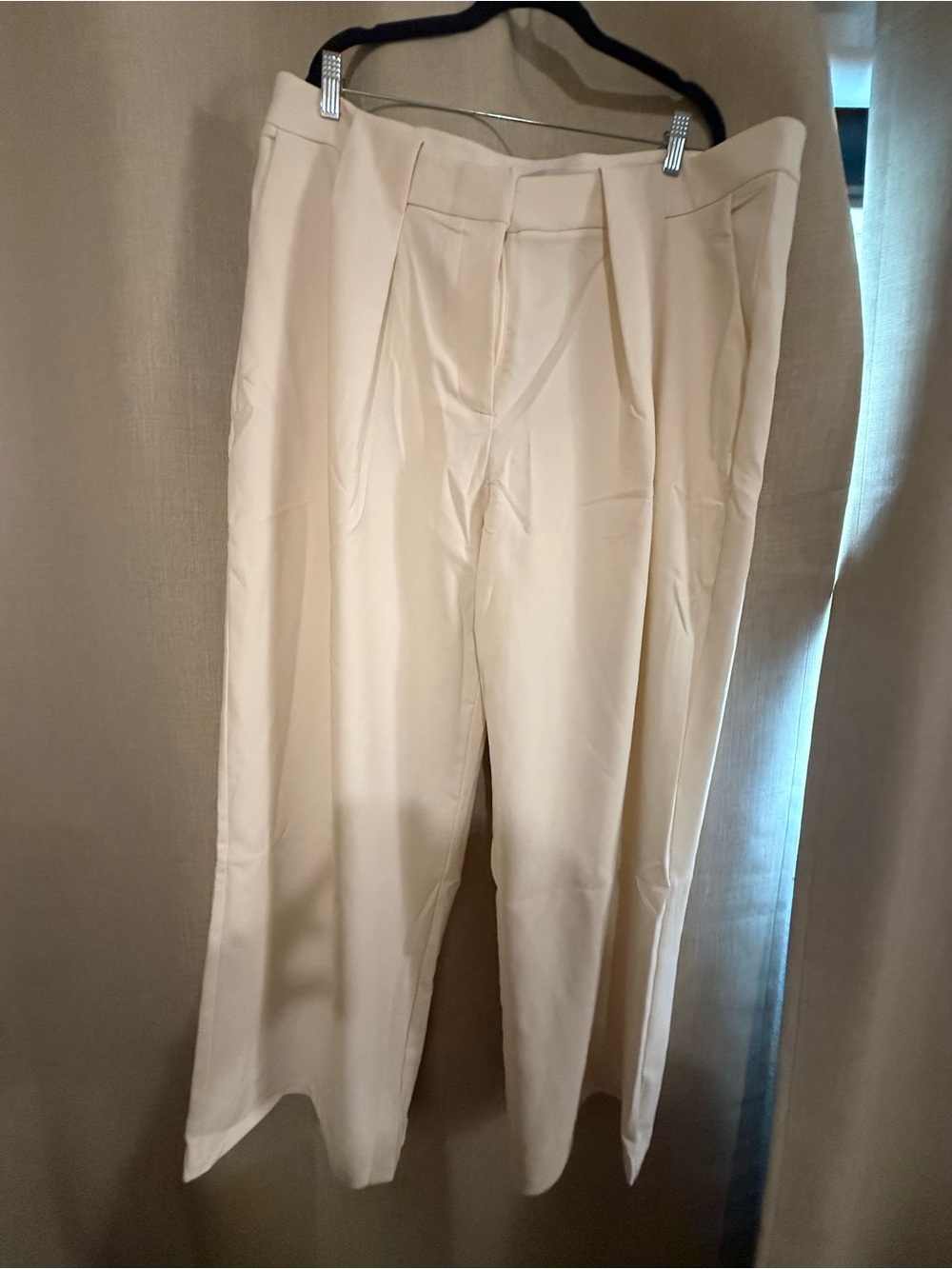 Fashion Nova Cream Pleated Dress Pants 2x NWT